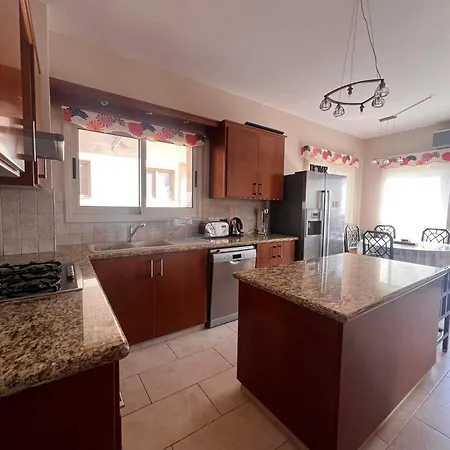 Villa Rose - 3 Bed Pool Episkopi (Limassol)