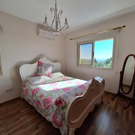Rose - 3 Bed Pool Villa Episkopi (Limassol)