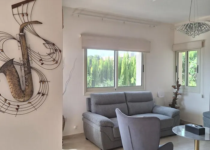 Rose - 3 Bed Pool Vila Episkopi (Limassol)