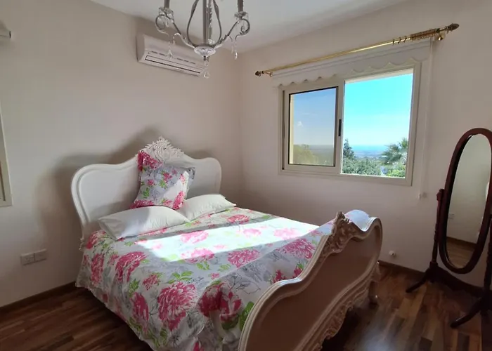Rose - 3 Bed Pool Vila Episkopi (Limassol)